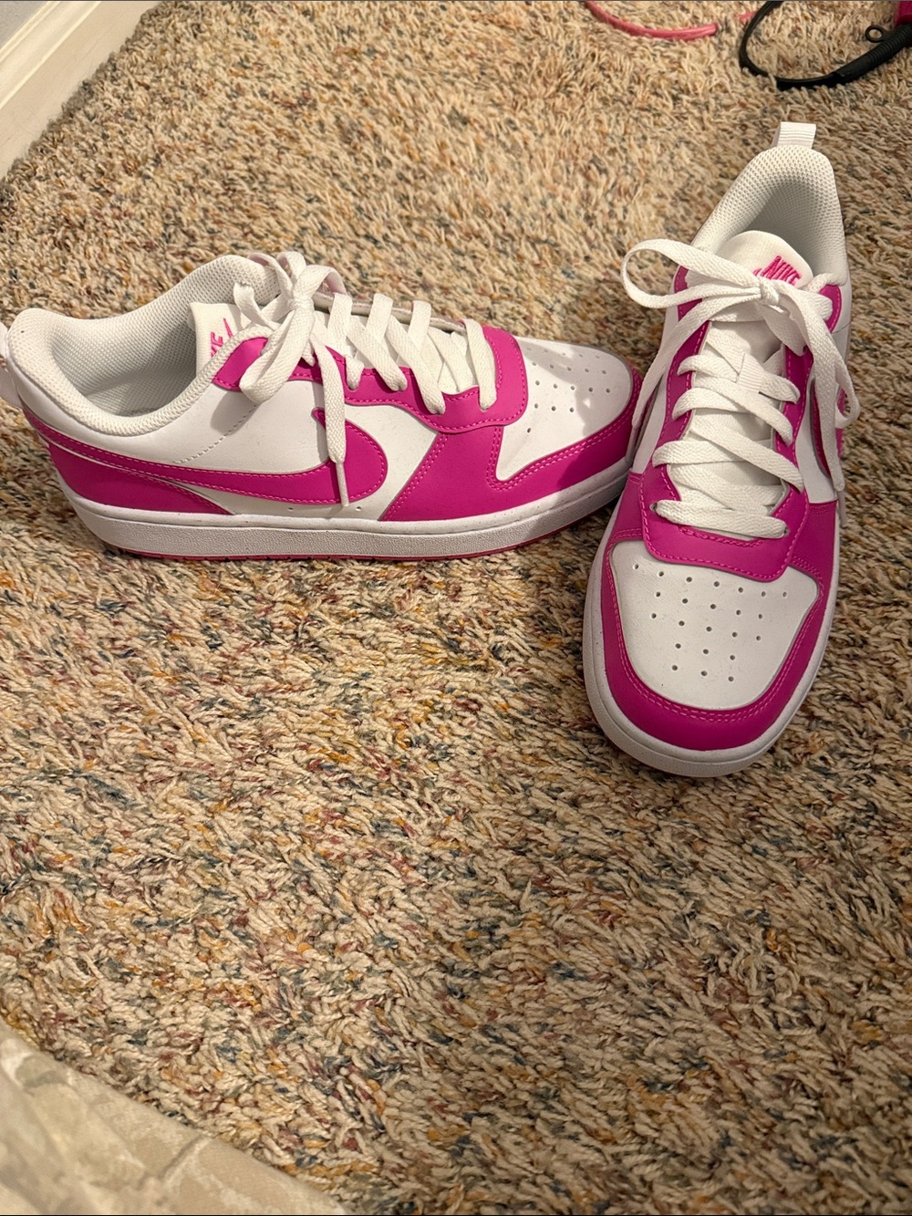 Nike Women's White and Hot Pink Low-Top Sneakers